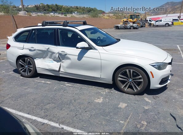 WBA8J1C58JA019014 2018 BMW 3 SERIES White Rear interior view