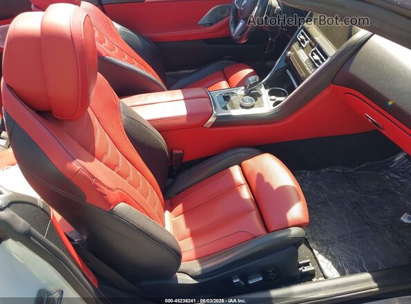WBAFY4C59KBX29572 2019 BMW M8 White წინა სალონის ხედი