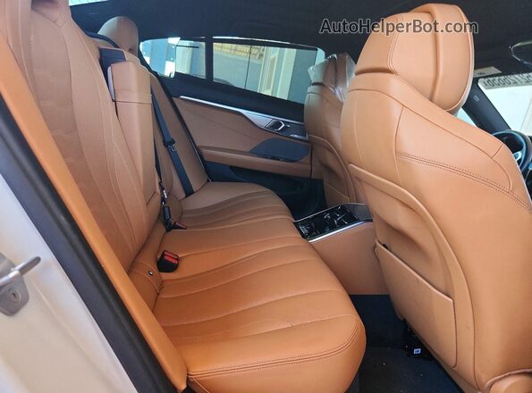 WBAGV2C0XMCF83205 2021 BMW OTHER White Rear seats view