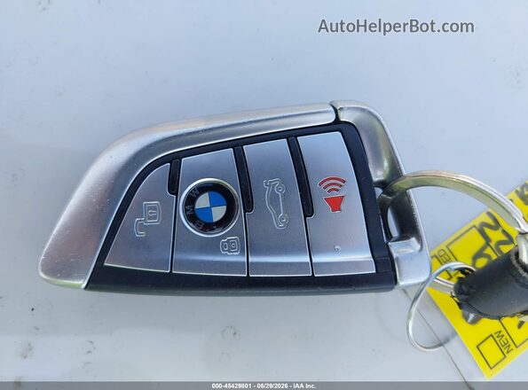 WBAGV4C08NCG91089 2022 BMW 8 SERIES White წინა პანელის ხედი
