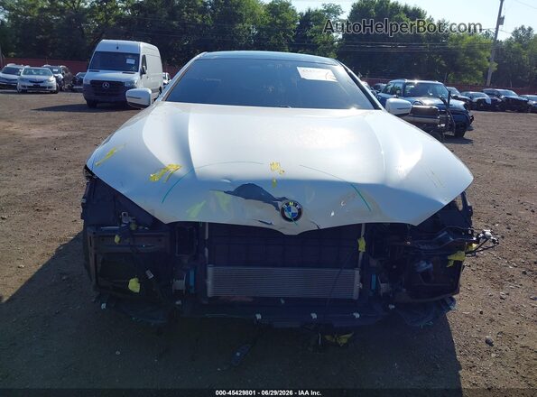 WBAGV4C08NCG91089 2022 BMW 8 SERIES White ხელსაწყოთა პანელის ხედი