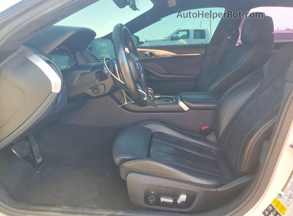 WBAGV8C01NCJ74706 2022 BMW M8 White Front interior view
