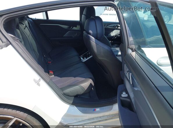 WBAGV8C05LBP48632 2020 BMW M8 White Vista de la etiqueta del VIN