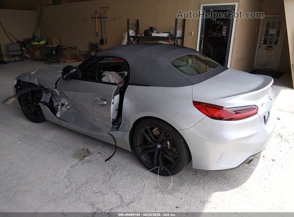 WBAHF3C02NWX97500 2022 BMW Z4 Silver Панорамний вид салону 360°
