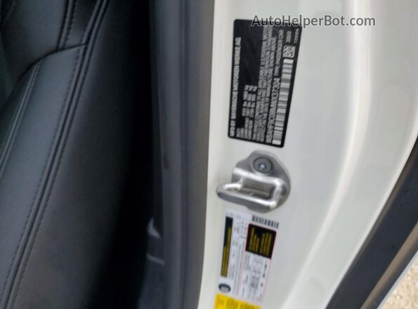 WBAHF9C08MWX37304 2021 BMW Z4 White Vista del compartimento del motor