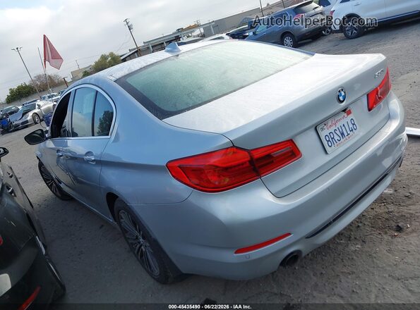WBAJA5C50KWW16591 2019 BMW 5 SERIES Silver Trasero izquierdo