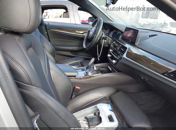 WBAJA5C50KWW16591 2019 BMW 5 SERIES Silver Vista interior delantera