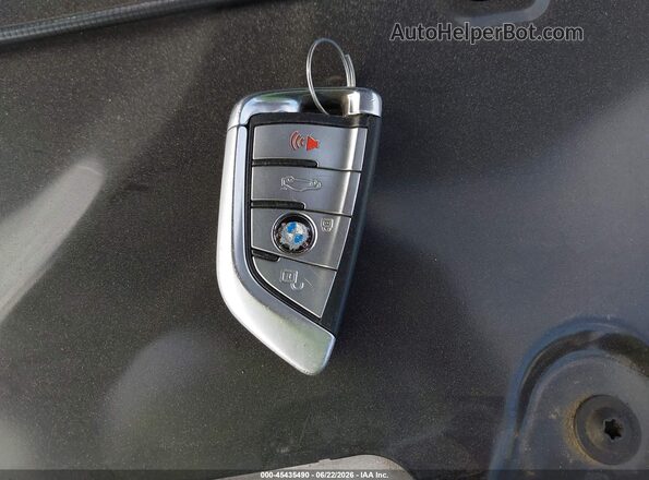 WBAJA5C50KWW16591 2019 BMW 5 SERIES Silver Vista del salpicadero