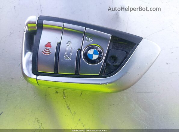 WBAJA5C54JWA57709 2018 BMW 7 SERIES Gray Dashboard view