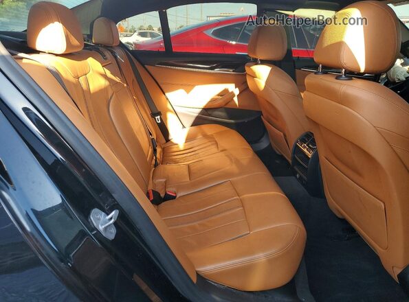 WBAJA5C55JG899627 2018 BMW 5 SERIES Black Vista de los asientos traseros