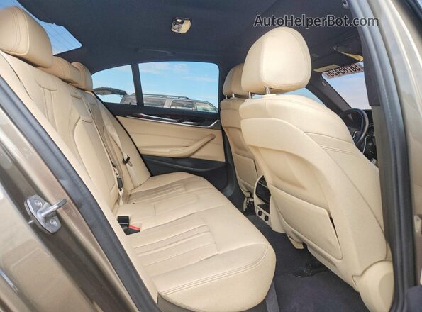 WBAJA5C55JWA38215 2018 BMW 5 SERIES Brown Widok tylnych siedzeń
