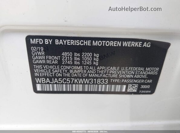 WBAJA5C57KWW31833 2019 BMW 5 SERIES White Widok komory silnika