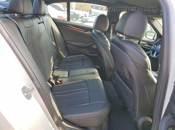 WBAJA5C58KWA57858 2019 BMW 5 SERIES White Vista de los asientos traseros