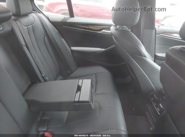 WBAJA5C59JWA57091 2018 BMW 5 SERIES Silver Widok naklejki z numerem VIN