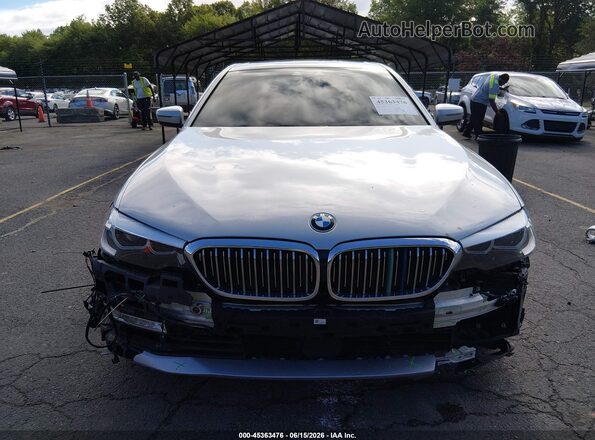 WBAJA7C57JWC76756 2018 BMW 5 SERIES Silver Widok wnętrza z tyłu