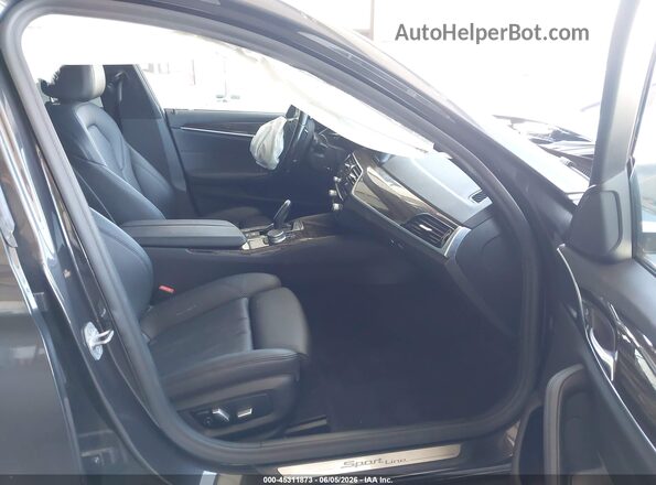 WBAJA9C06LCE26022 2020 BMW 5 SERIES Gray Вид салону спереду
