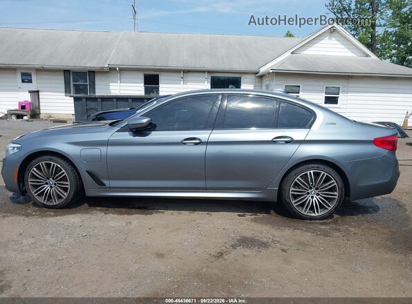 WBAJA9C54JB251992 2018 BMW 5 SERIES Gray Widok wnętrza z tyłu