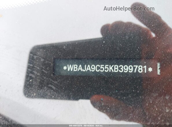 WBAJA9C55KB399781 2019 BMW 5 SERIES Белый Вид подкапотного пространства