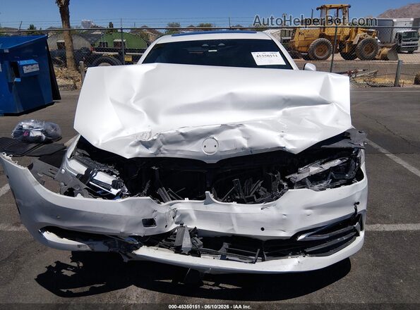 WBAJA9C59JB251874 2018 BMW 5 SERIES White Widok deski rozdzielczej