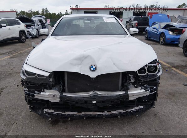 WBAJA9C59JB253303 2018 BMW 5 SERIES White Vista interior trasera