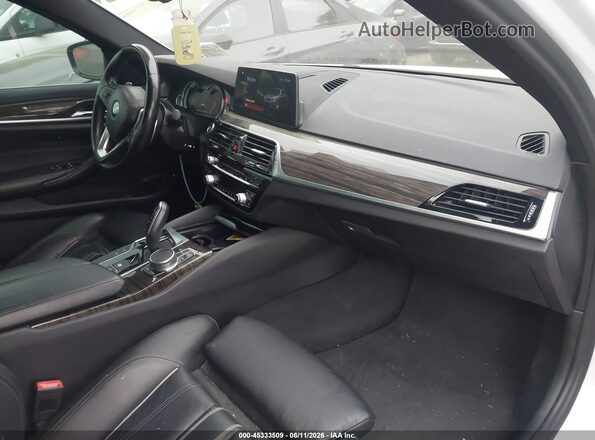 WBAJB1C52JB084062 2018 BMW 5 SERIES Белый Вид салона спереди