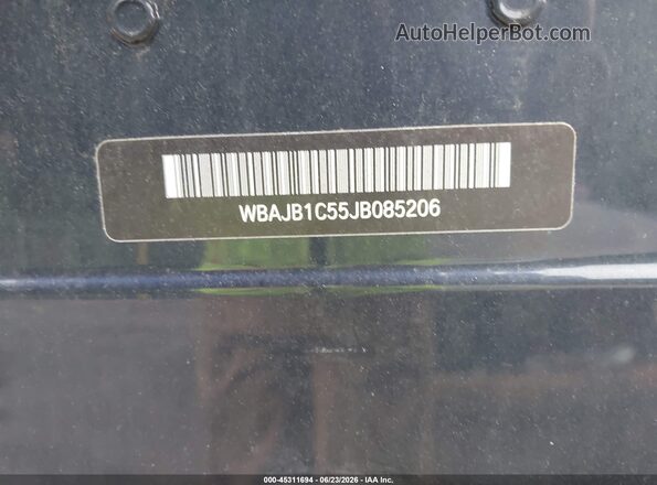WBAJB1C55JB085206 2018 BMW 5 SERIES Blue Widok komory silnika