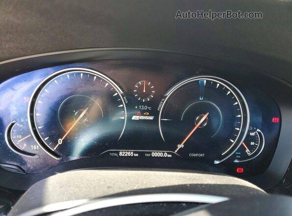 WBAJB1C58JG623321 2018 BMW 5 SERIES White ხელსაწყოთა პანელის ხედი