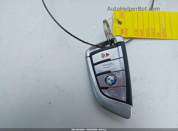 WBAJB9C56JG464040 2018 BMW 5 SERIES Черный Вид панели приборов