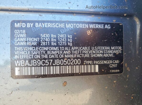 WBAJB9C57JB050200 2018 BMW M5 Silver ძრავის განყოფილების ხედი