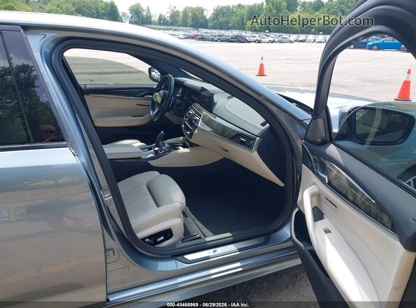 WBAJB9C5XJB036193 2018 BMW 5 SERIES Gray Widok wnętrza z przodu