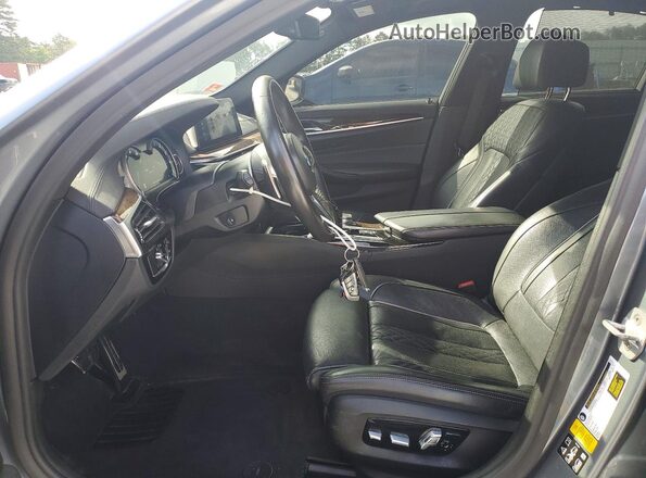 WBAJB9C5XJB287277 2018 BMW 5 SERIES Silver Вид салону спереду