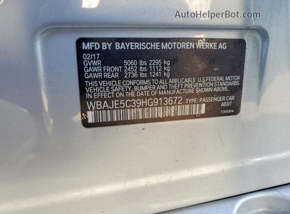 WBAJE5C39HG913672 2017 BMW 5 SERIES Silver Widok komory silnika
