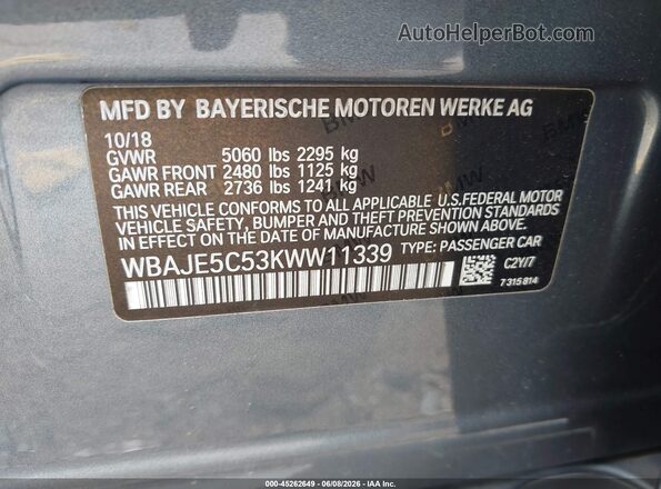 WBAJE5C53KWW11339 2019 BMW 5 SERIES Gray Widok komory silnika