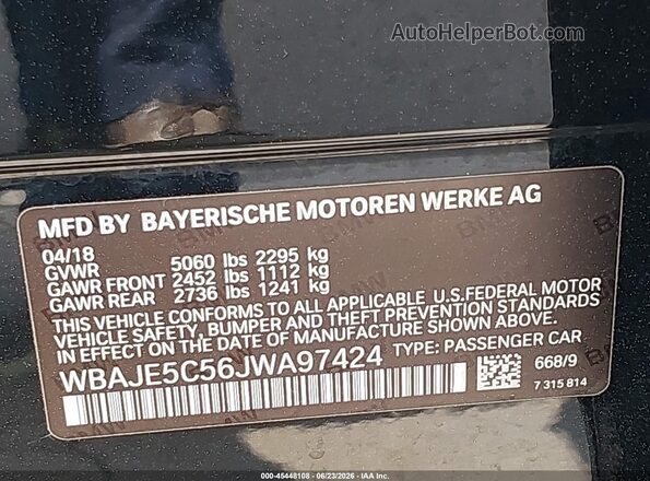 WBAJE5C56JWA97424 2018 BMW 5 SERIES Black Вид підкапотного простору
