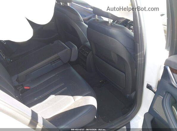 WBAJE5C58JG918403 2018 BMW 5 SERIES White Вид наклейки з VIN-кодом