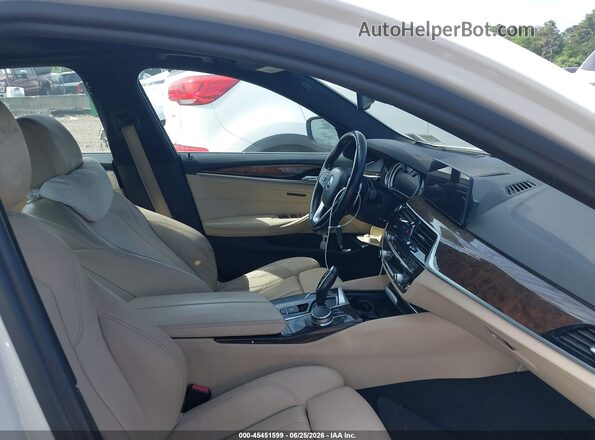 WBAJE7C33HG888120 2017 BMW 5 SERIES Белый Вид салона спереди