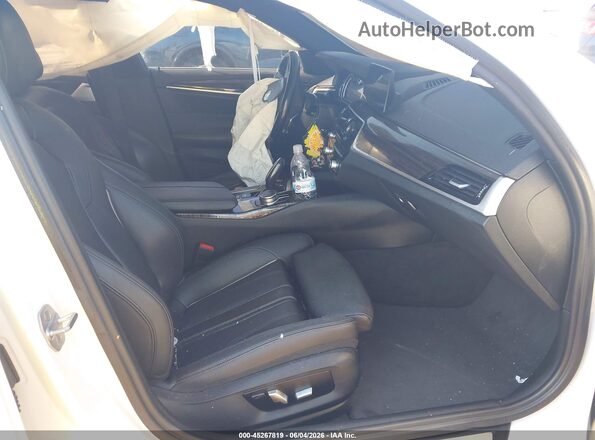 WBAJE7C35HG479455 2017 BMW 5 SERIES White წინა სალონის ხედი