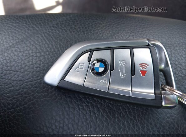 WBAJE7C53KWW17511 2019 BMW 5 SERIES Black Dashboard view