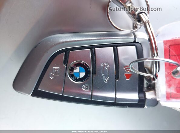 WBAJE7C55KWW14917 2019 BMW 5 SERIES White Dashboard view