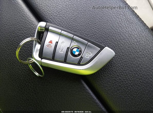 WBAJE7C56KWD55017 2019 BMW 5 SERIES Black Вид панелі приладів