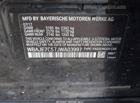 WBAJE7C57JWA03997 2018 BMW 5 SERIES Gray ძრავის განყოფილების ხედი