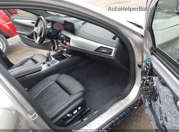 WBAJS7C09LCD52600 2020 BMW 5 SERIES Silver Front interior view