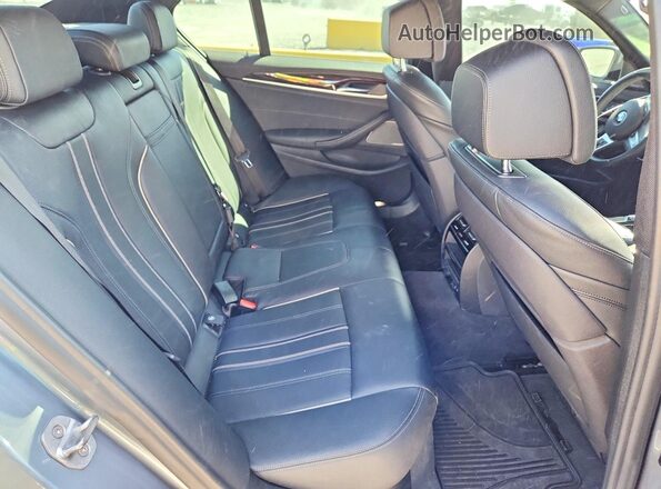 WBAJS7C0XLCD19024 2020 BMW M5 Gray Widok tylnych siedzeń