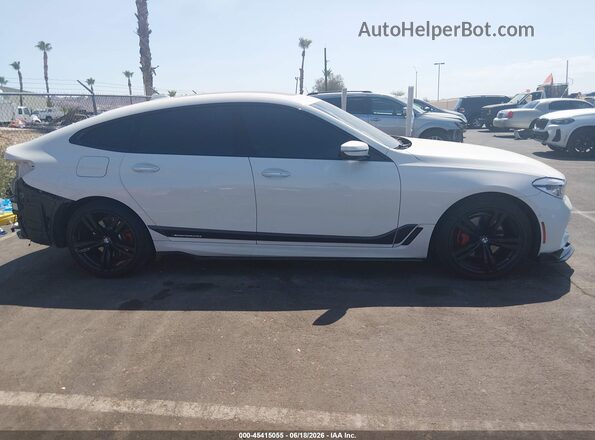 WBAJV6C55JBK07518 2018 BMW 6 SERIES White Vista interior trasera