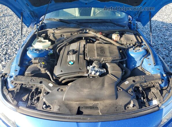 WBALM7C50GJ799426 2016 BMW Z4 Blue Вид задньої частини салону