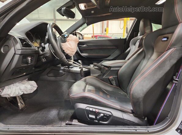 WBS2U7C03L7E99191 2020 BMW M2 Gray წინა სალონის ხედი