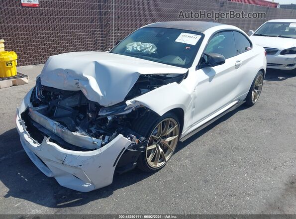 WBS2U7C07L7F02092 2020 BMW M2 White წინა მარცხენა ხედი სამი მეოთხედიდან