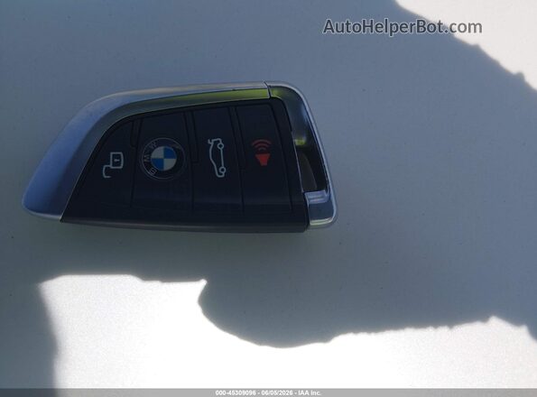 WBS43AY08NFL99871 2022 BMW M3 White Առջևի վահանակի տեսք