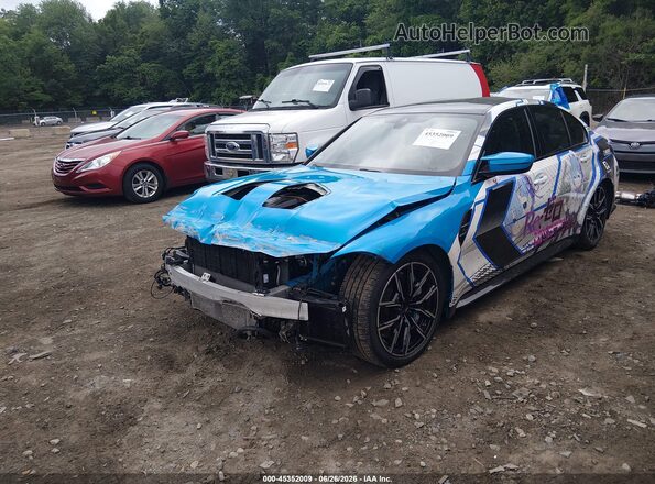 WBS43AY0XRFT44571 2024 BMW M3 Blue Առջևի ձախ երեք քառորդ տեսարան