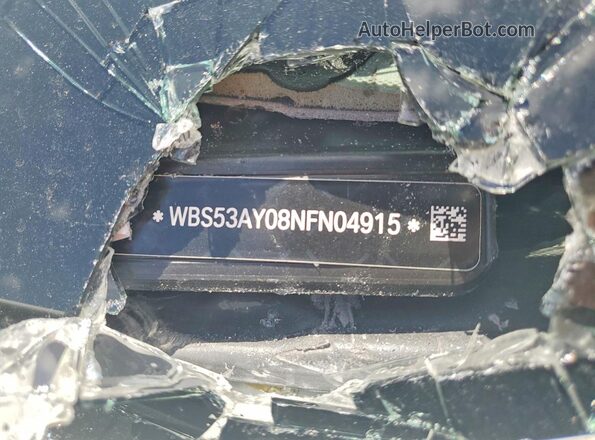 WBS53AY08NFN04915 2022 BMW M3 Two Tone Vista del compartimento del motor